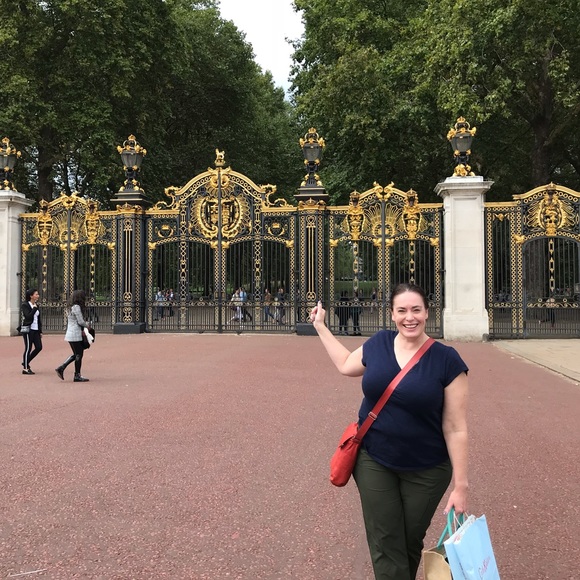 Meet your Posher, Jen - Posh Ambassador - Picture 2 of 9